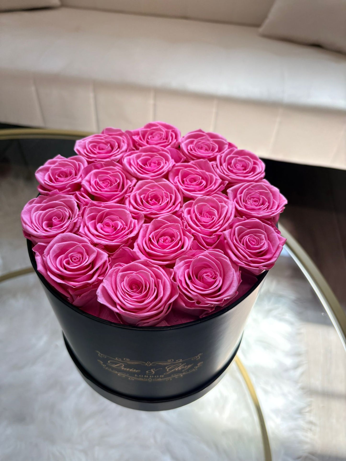 18 Sweet Pink Round Black Box